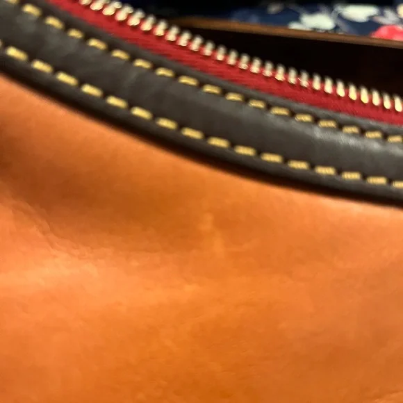 Dooney & Bourke Mia Hobo with dust bag - Picture 6 of 9